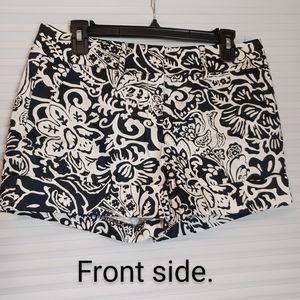 New York Co Stretch Black & White Shorts